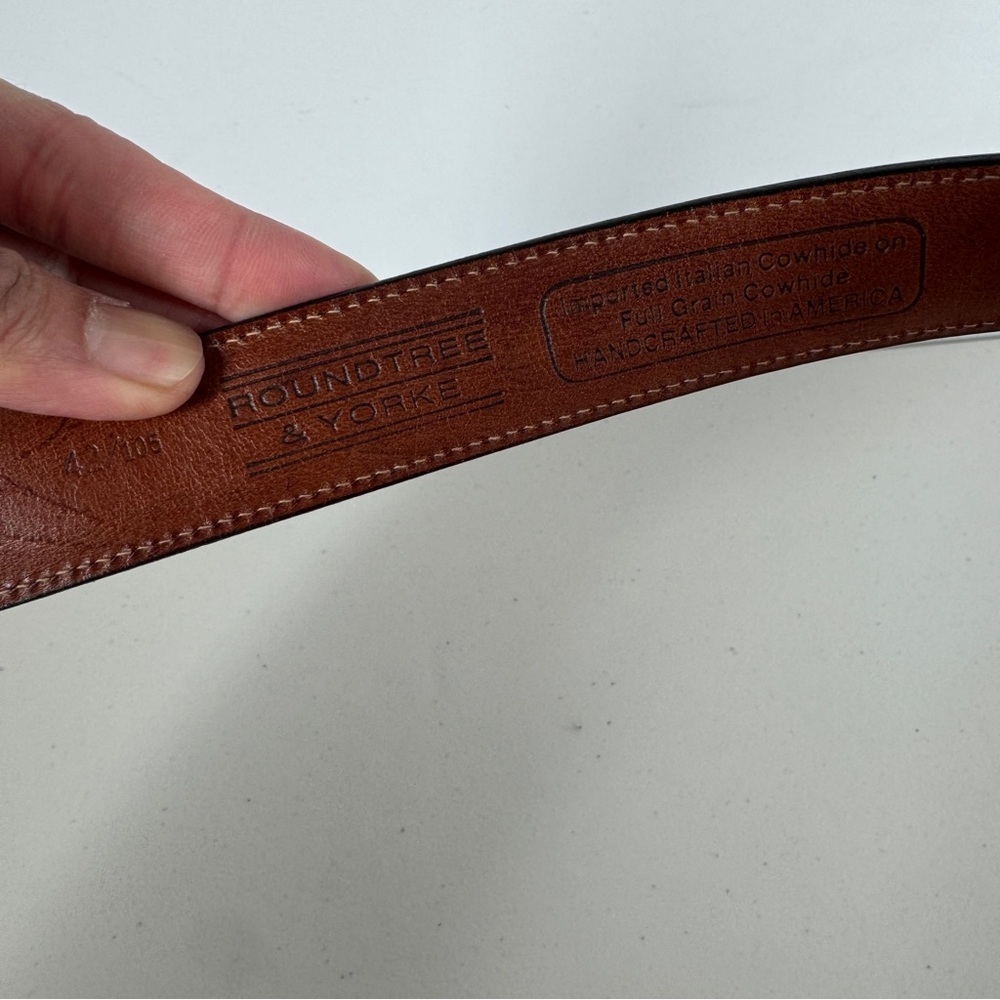 Roundtree & Yorke Classic Brown Leather Belt with Gold Buckle Size 42 - Picture 4 of 16